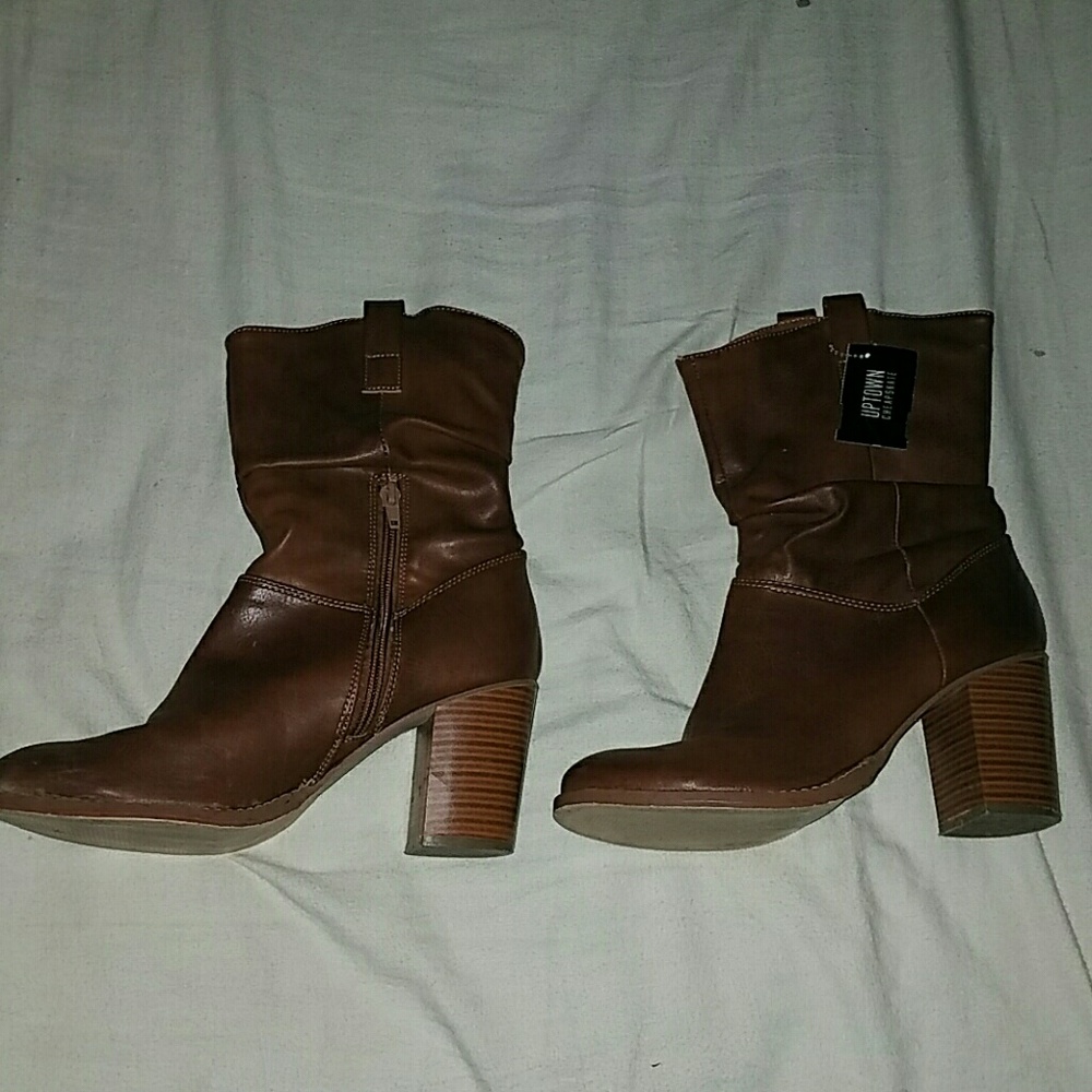 Boots - Picture 2 of 3